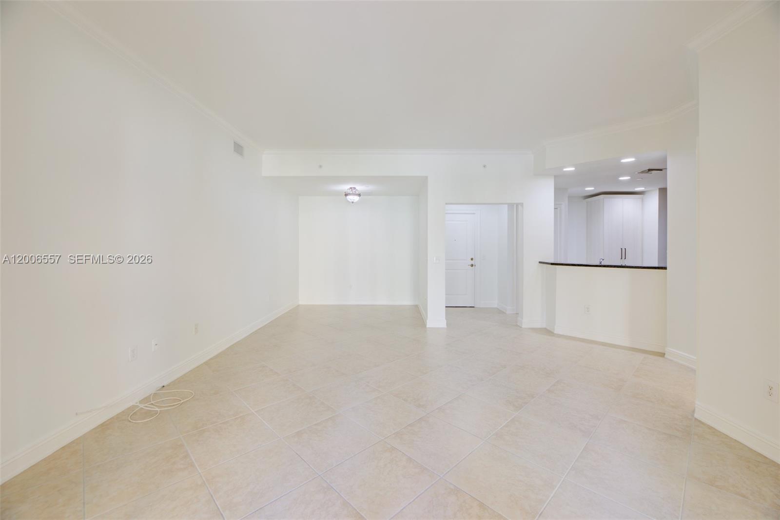 16101 Emerald Estates Dr #250, Weston FL 33331