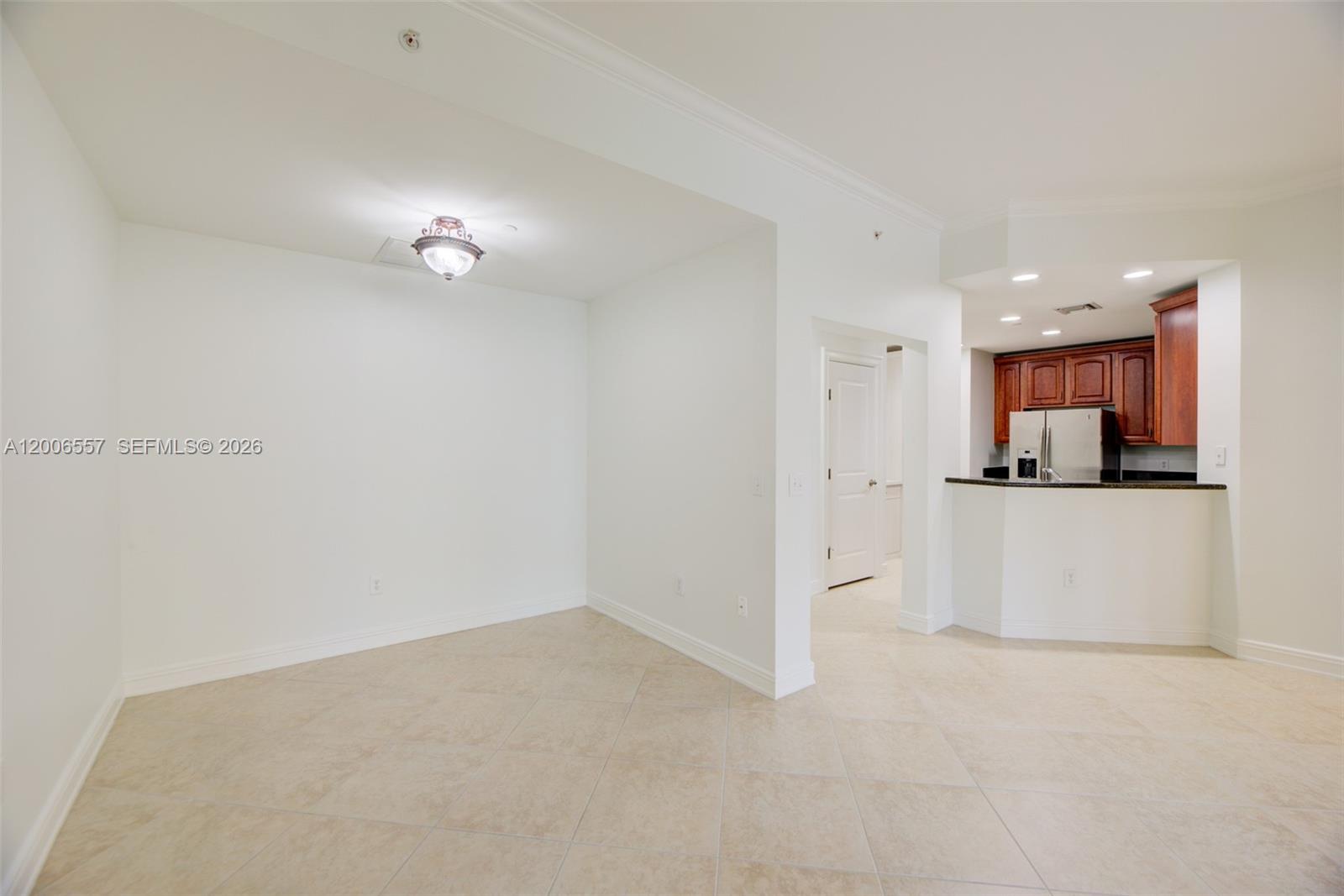 16101 Emerald Estates Dr #250, Weston FL 33331