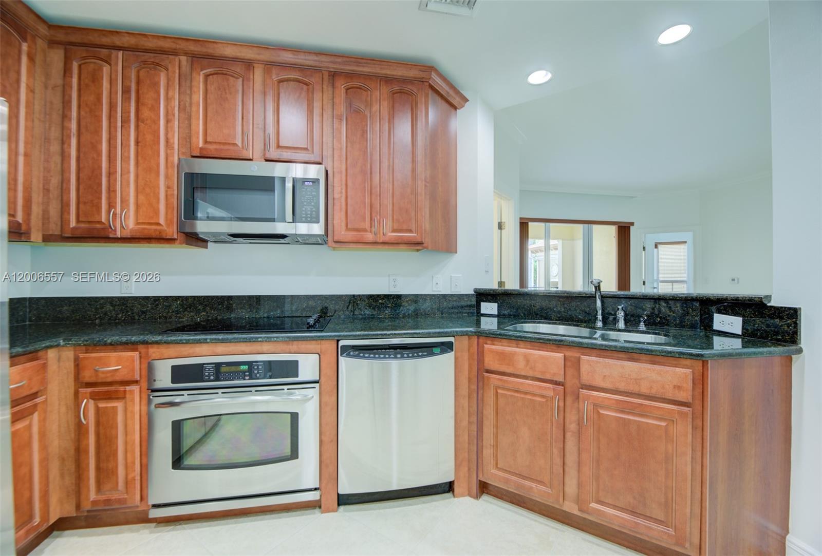 16101 Emerald Estates Dr #250, Weston FL 33331