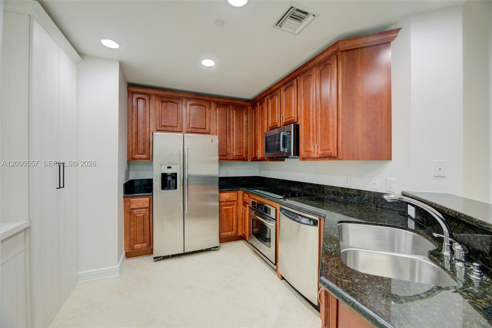 16101 Emerald Estates Dr #250, Weston FL 33331