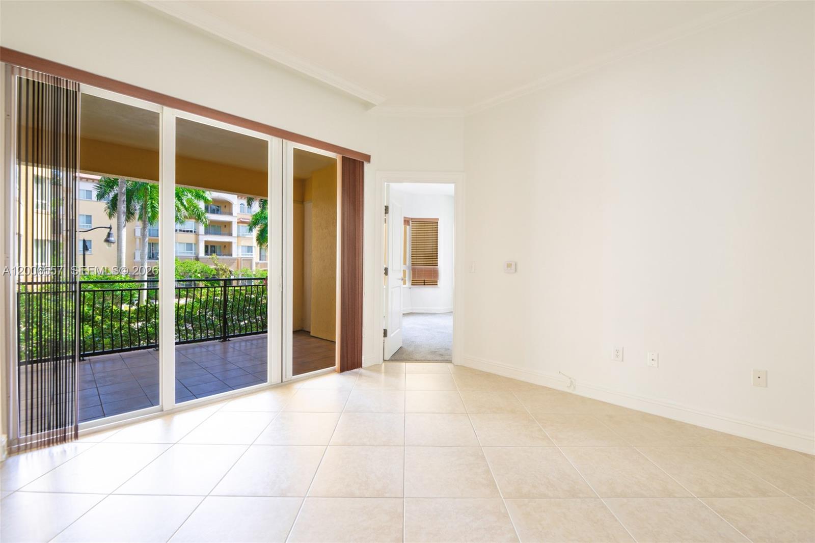 16101 Emerald Estates Dr #250, Weston FL 33331