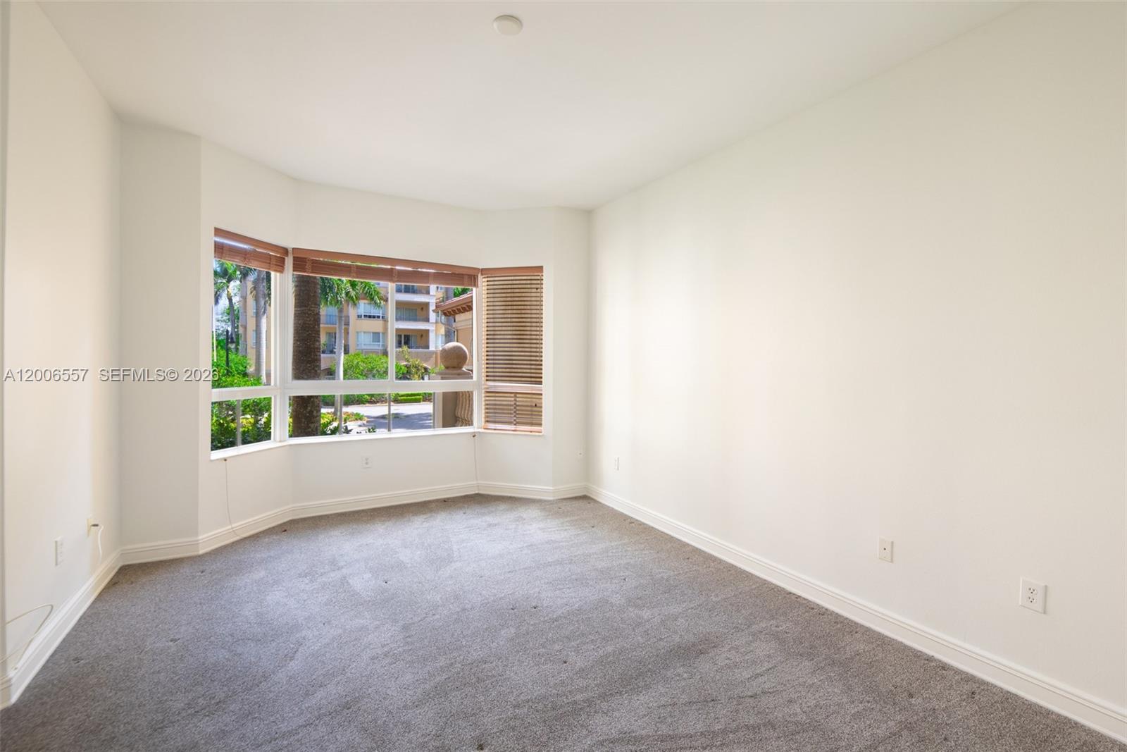 16101 Emerald Estates Dr #250, Weston FL 33331