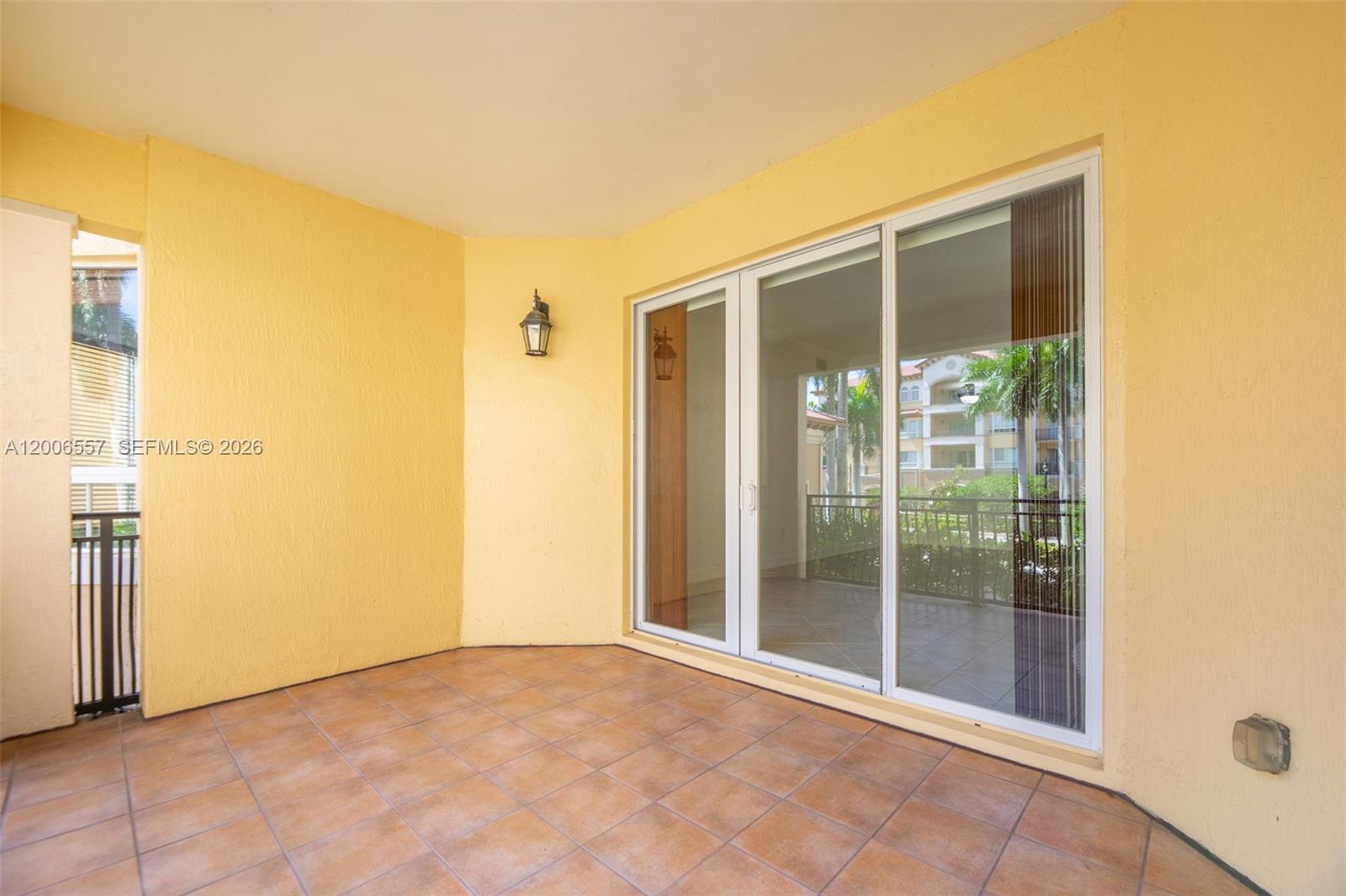 16101 Emerald Estates Dr #250, Weston FL 33331