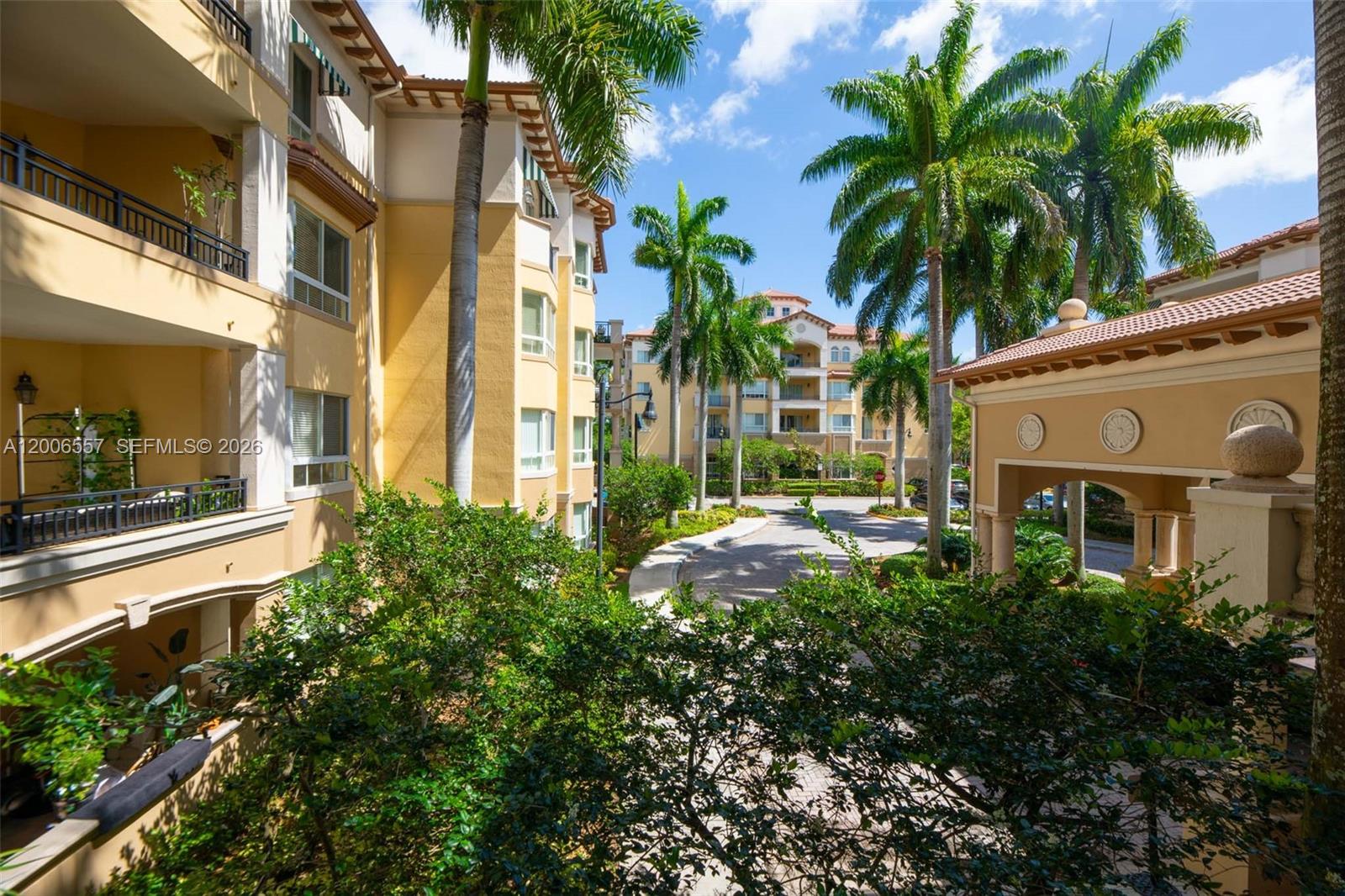 16101 Emerald Estates Dr #250, Weston FL 33331