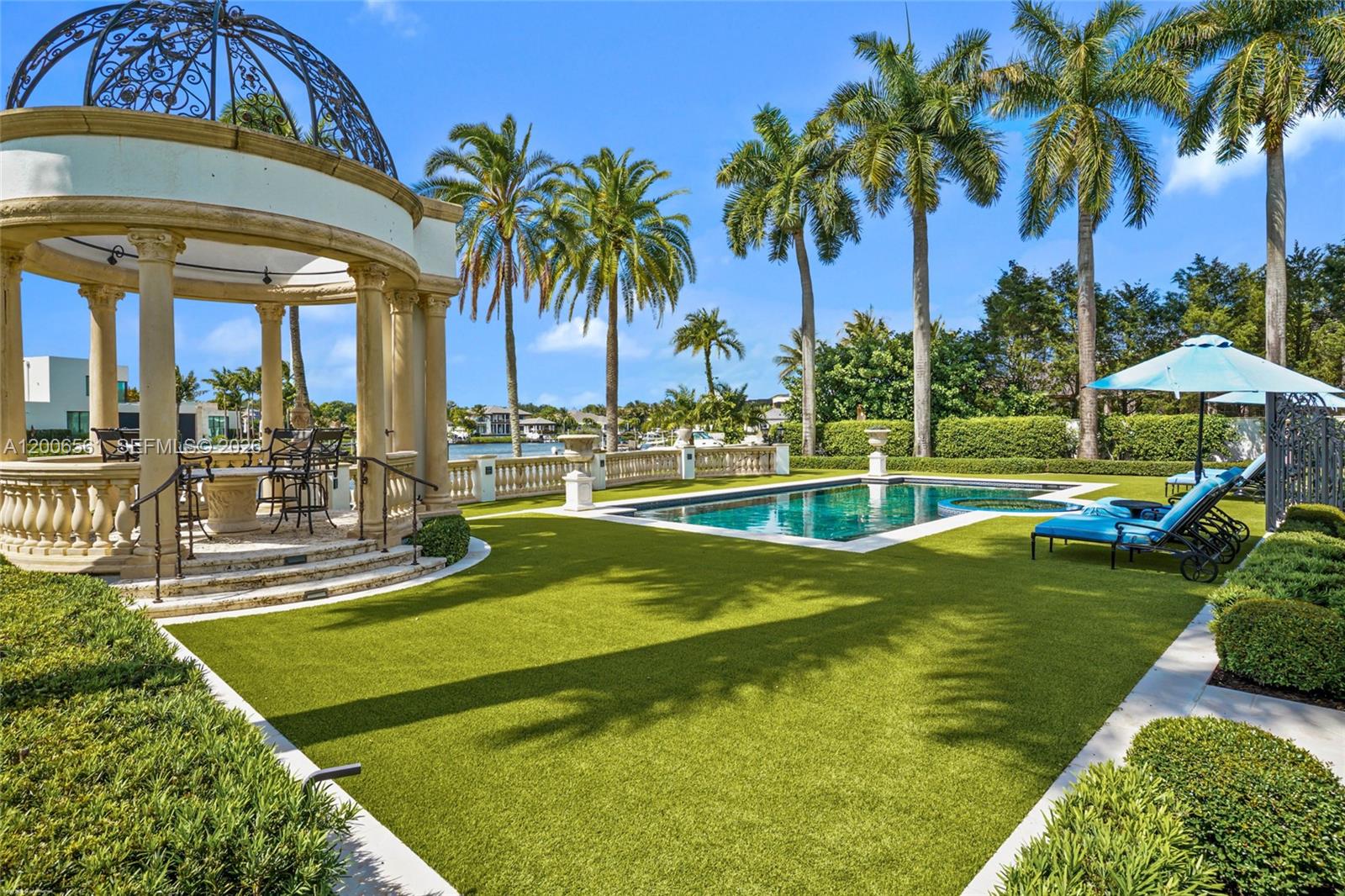 370 Eagle Dr, Jupiter FL 33477