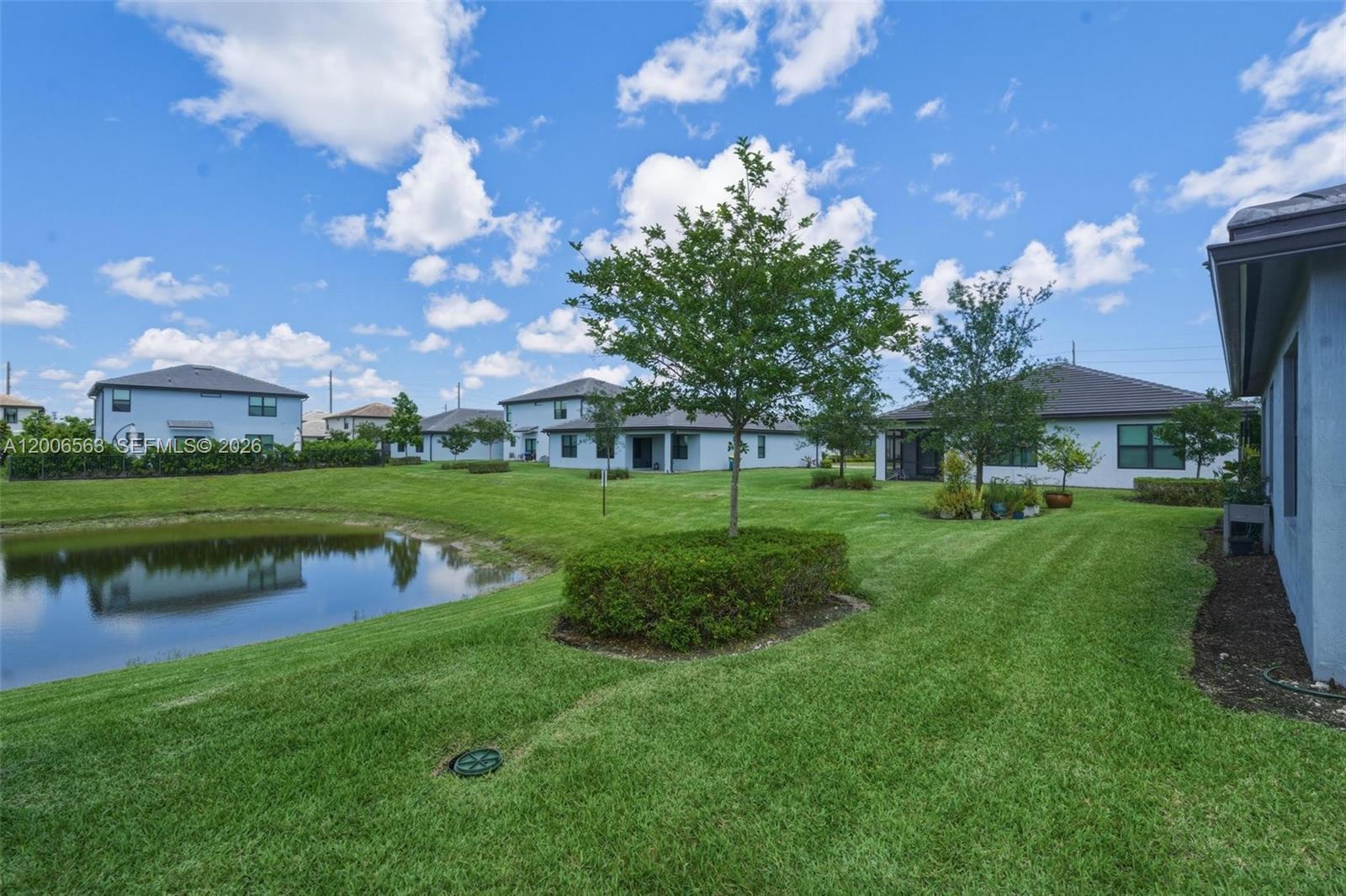 3141 Poinciana St, Lauderdale Lakes FL 33311