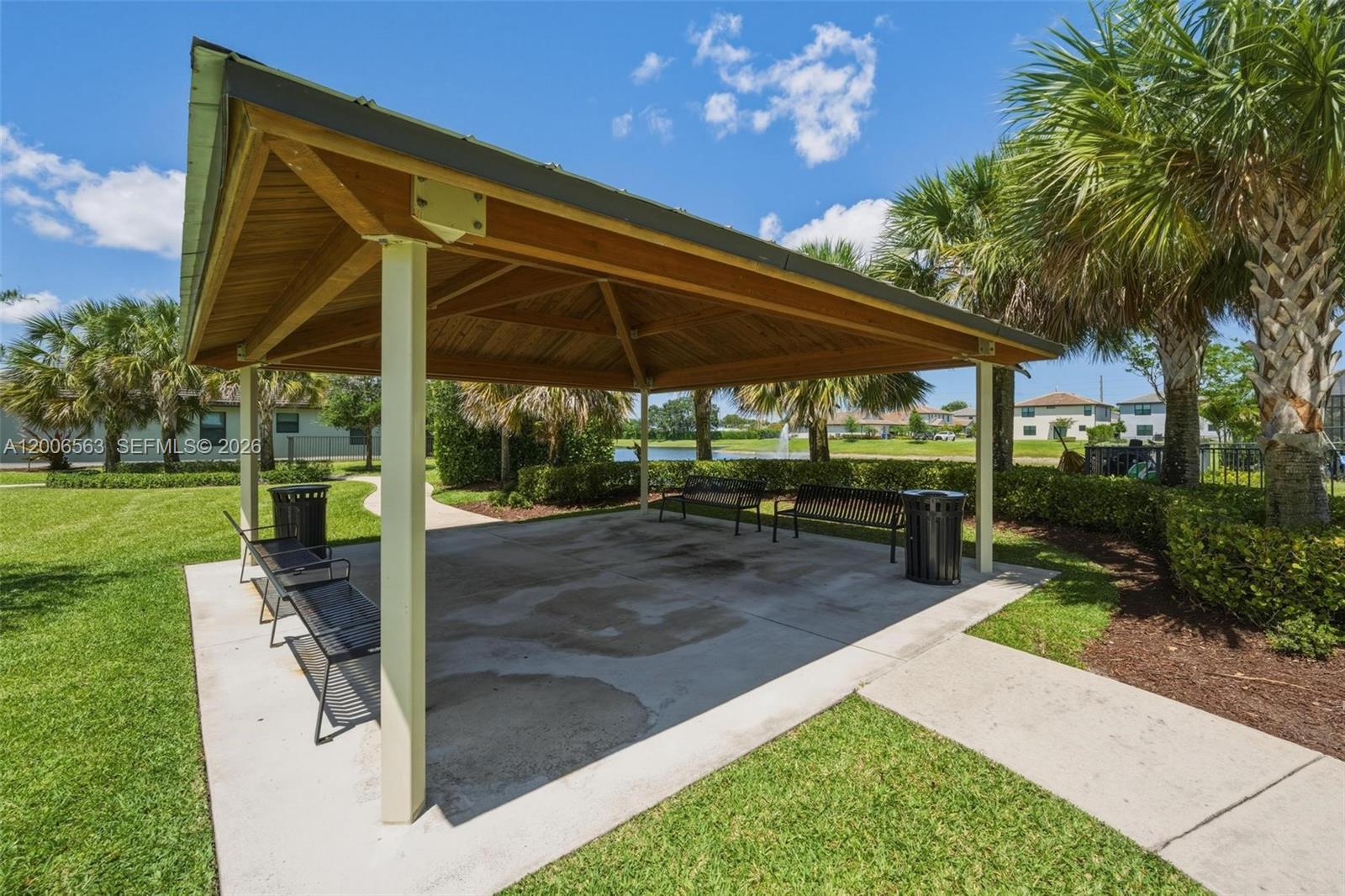 3141 Poinciana St, Lauderdale Lakes FL 33311