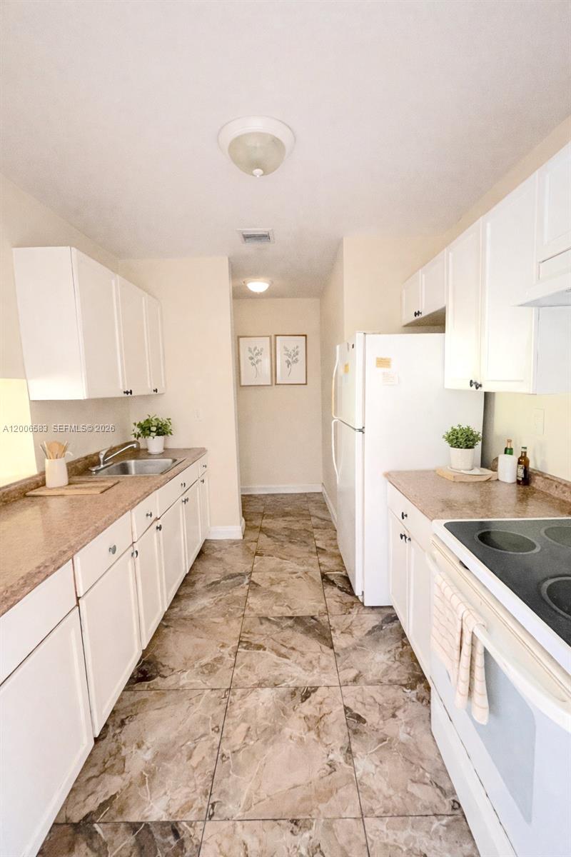 3896 NW 207 St #1, Miami Gardens FL 33055