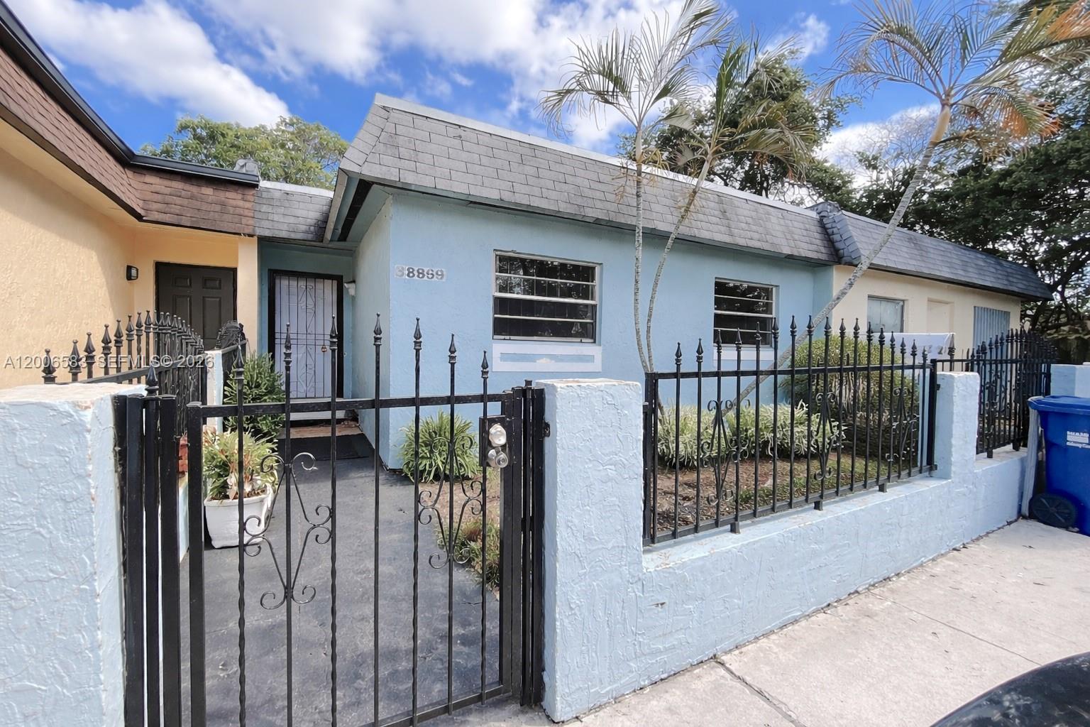 3896 NW 207 St #1, Miami Gardens FL 33055