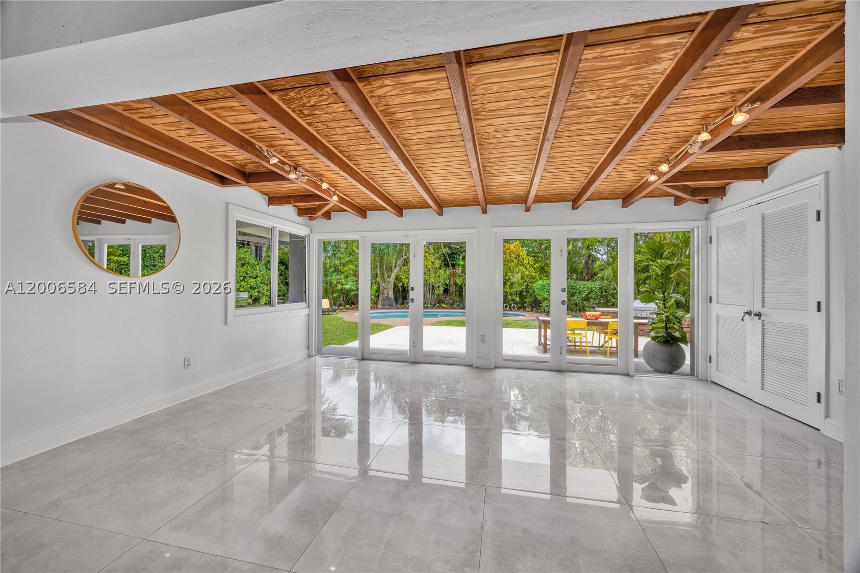 5750 SW 52nd Ter, South Miami FL 33155