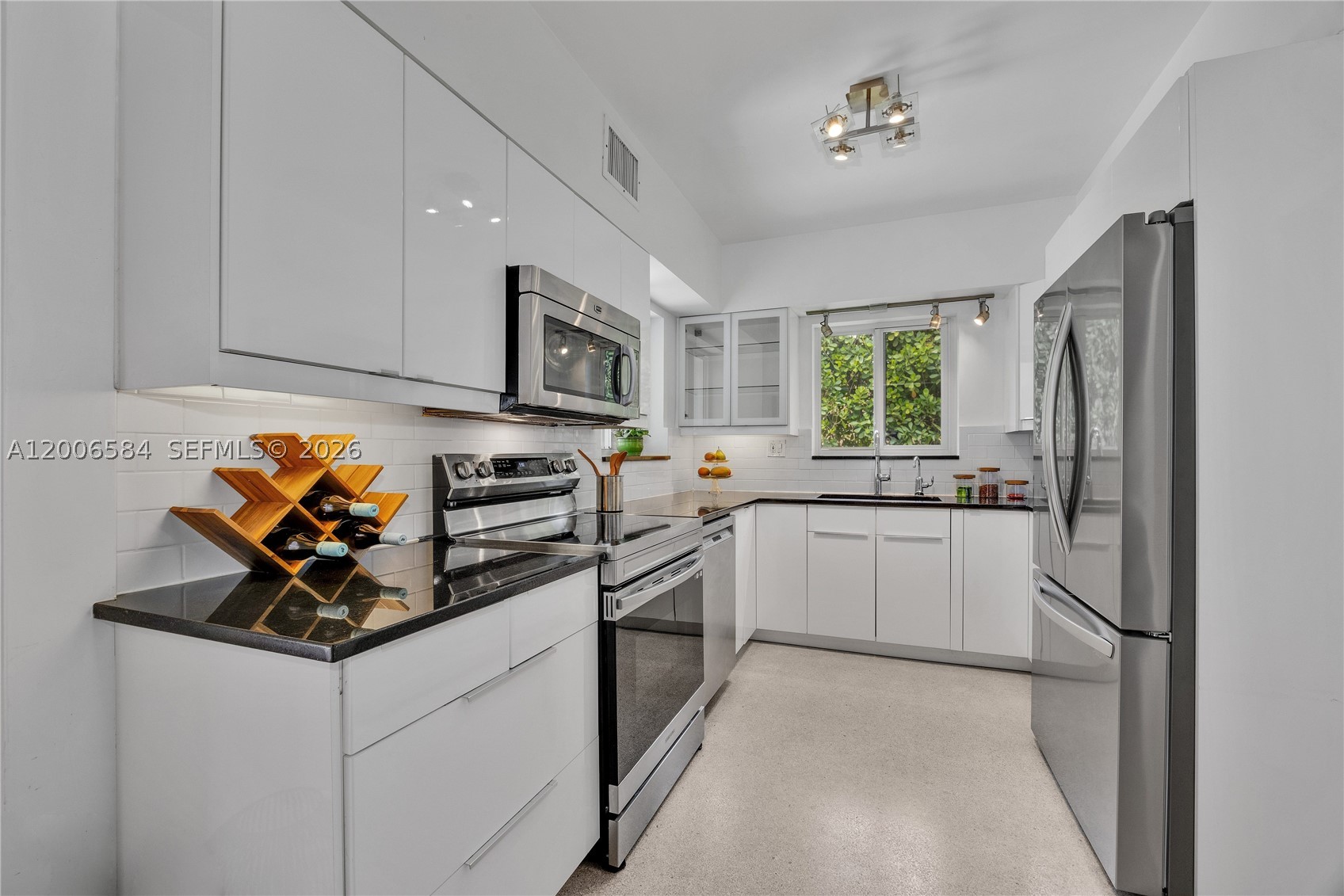5750 SW 52nd Ter, South Miami FL 33155