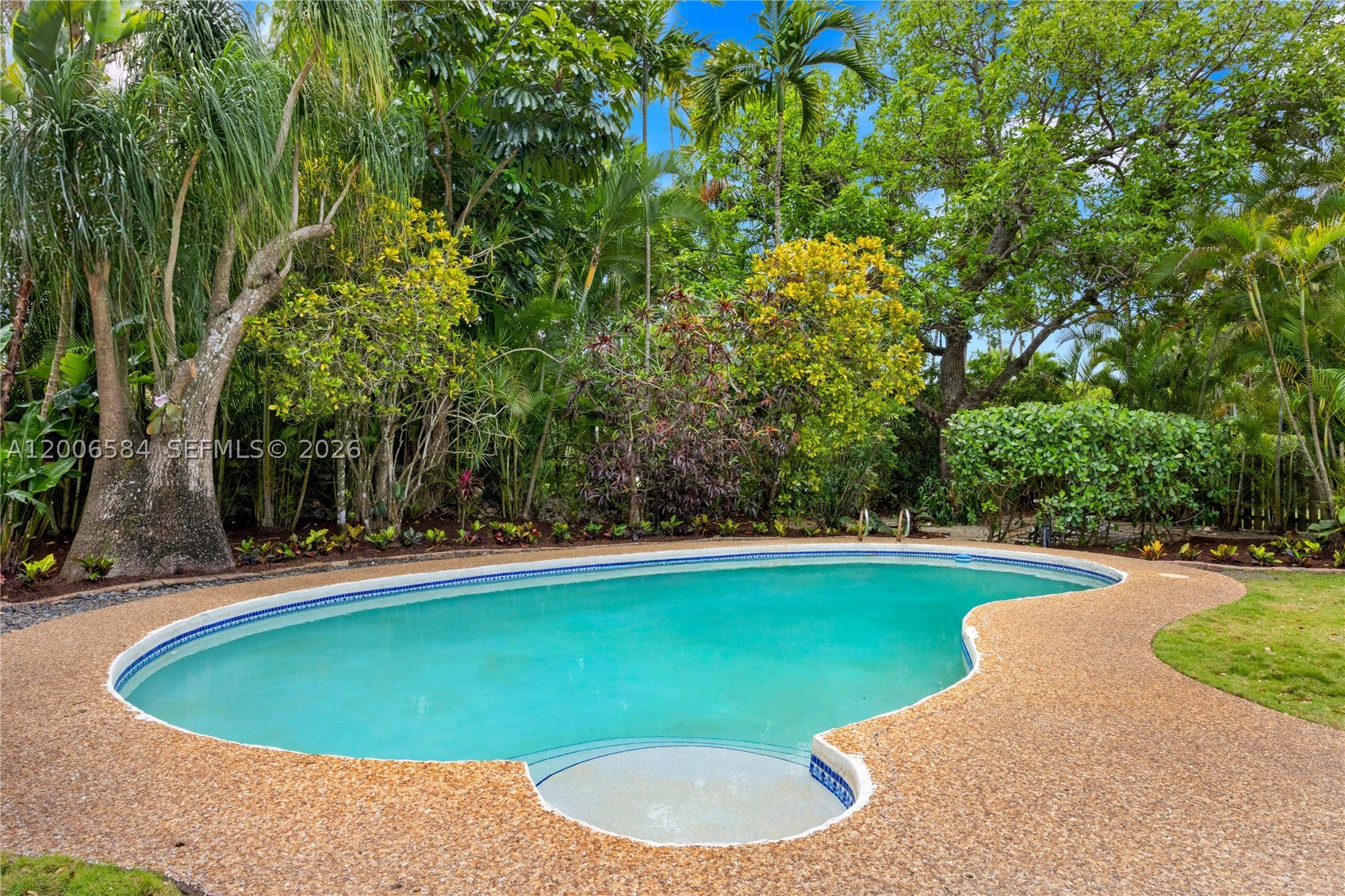 5750 SW 52nd Ter, South Miami FL 33155
