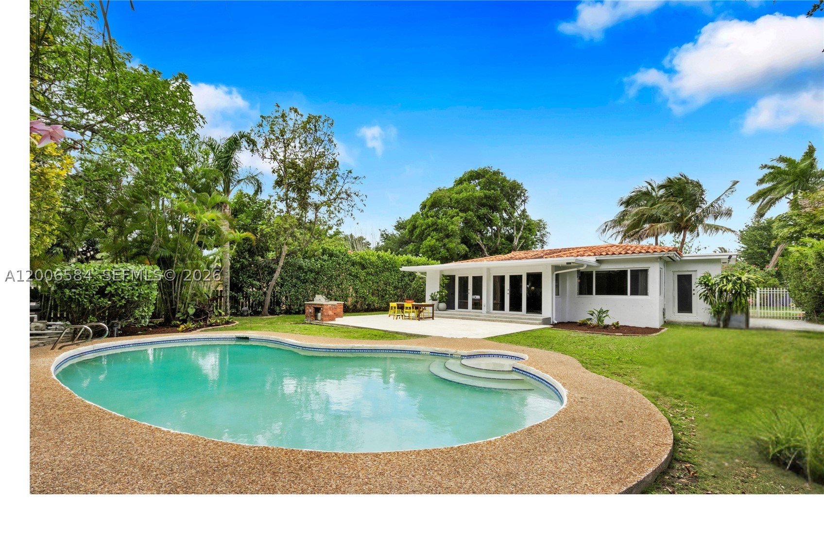 5750 SW 52nd Ter, South Miami FL 33155
