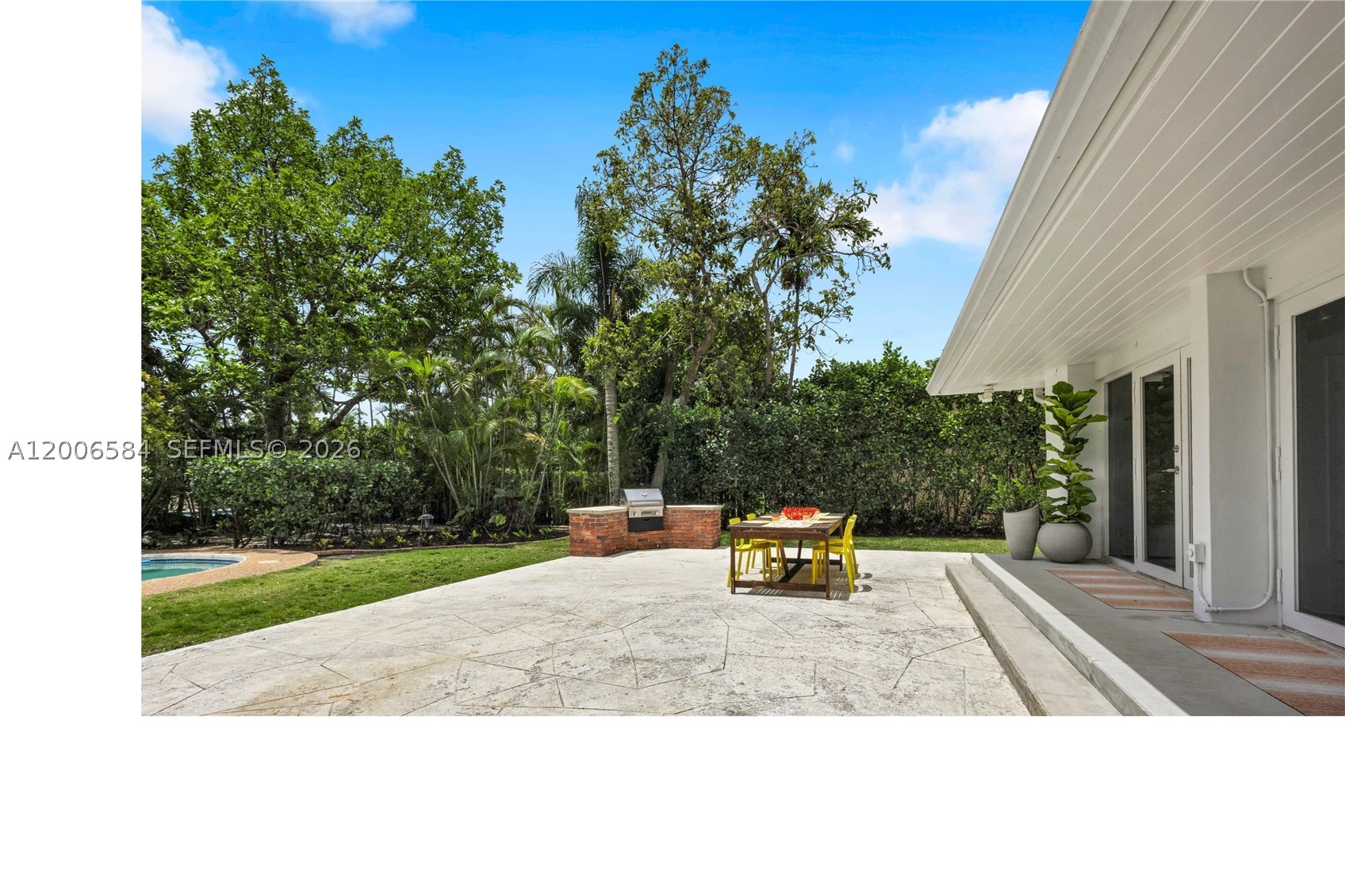 5750 SW 52nd Ter, South Miami FL 33155