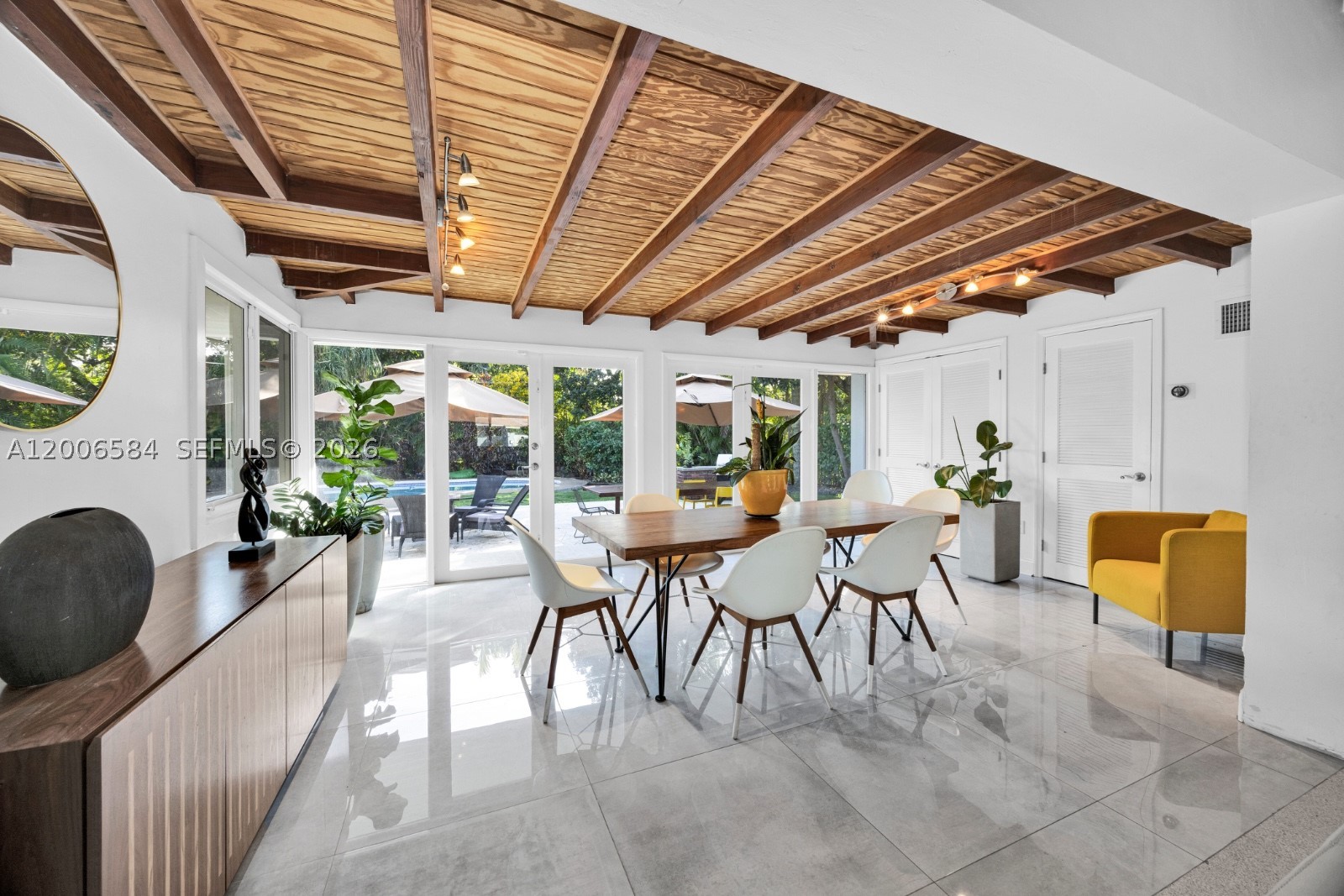 5750 SW 52nd Ter, South Miami FL 33155