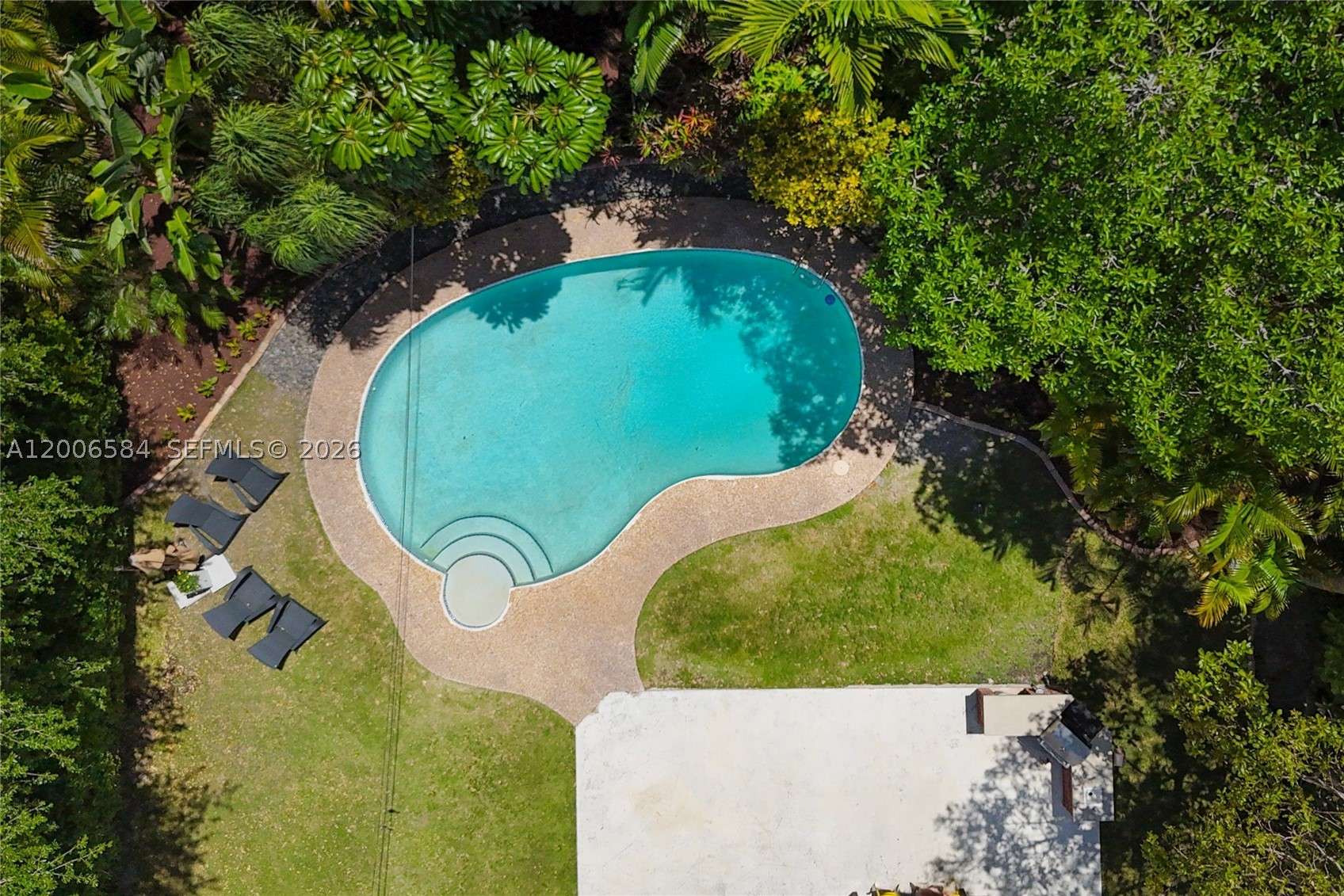 5750 SW 52nd Ter, South Miami FL 33155