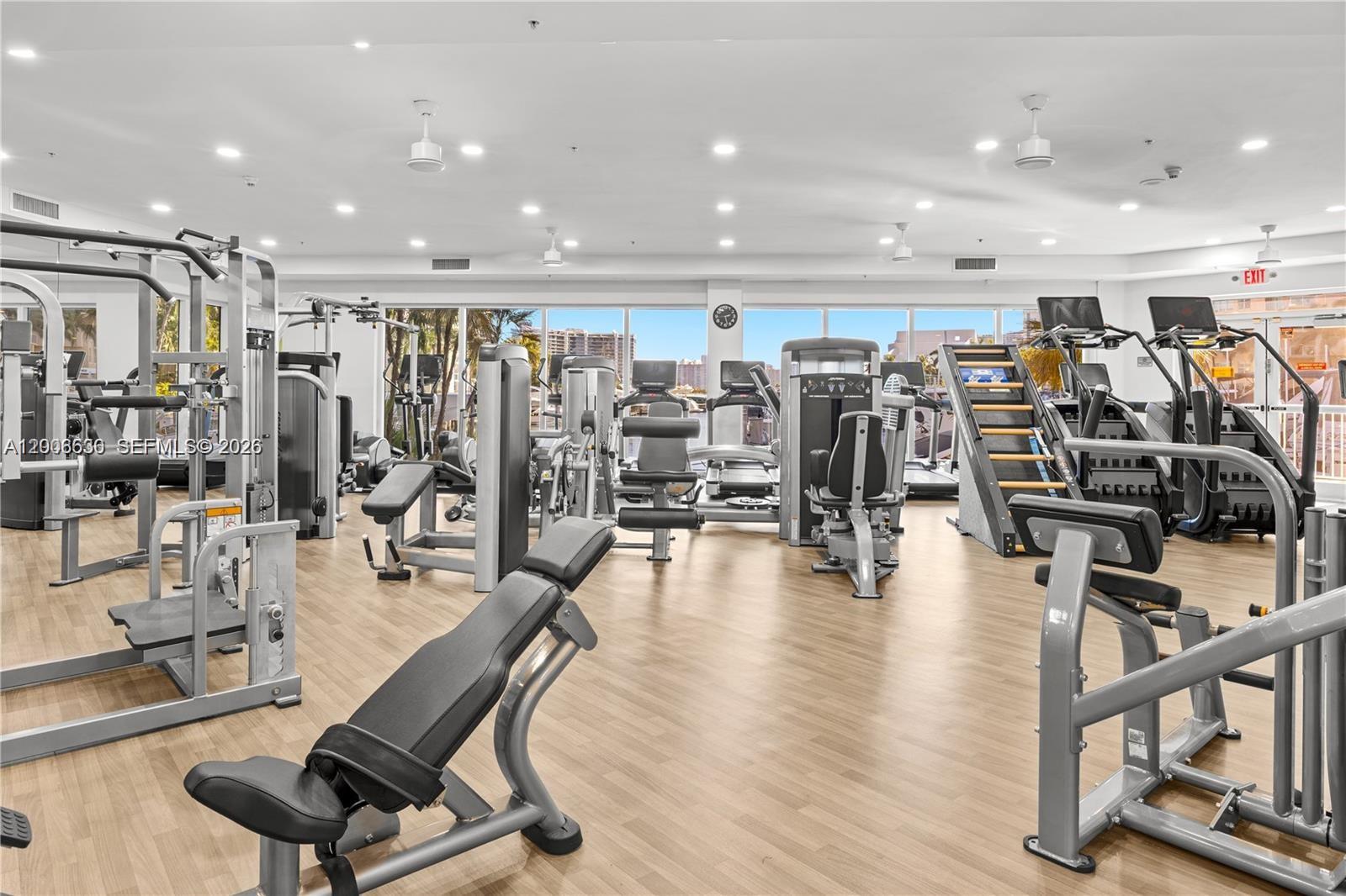 3340 NE 190th St #403, Aventura FL 33180