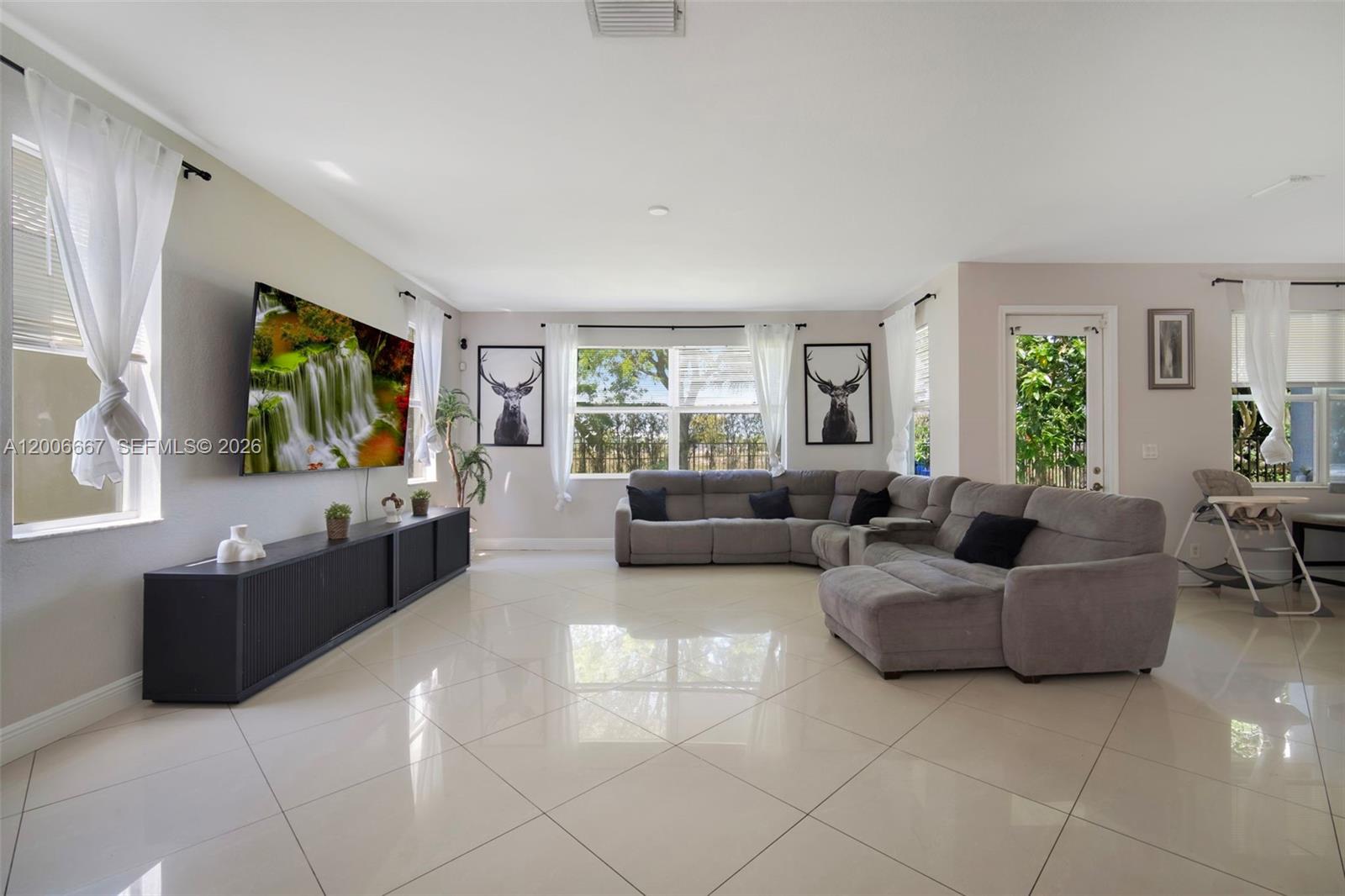 1225 Rosegate Blvd, Riviera Beach FL 33404