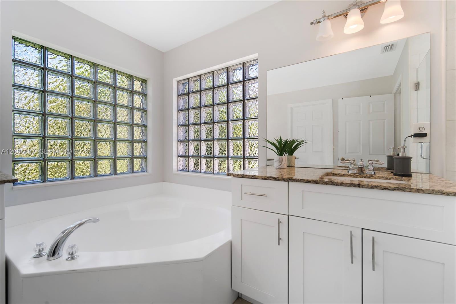 1225 Rosegate Blvd, Riviera Beach FL 33404