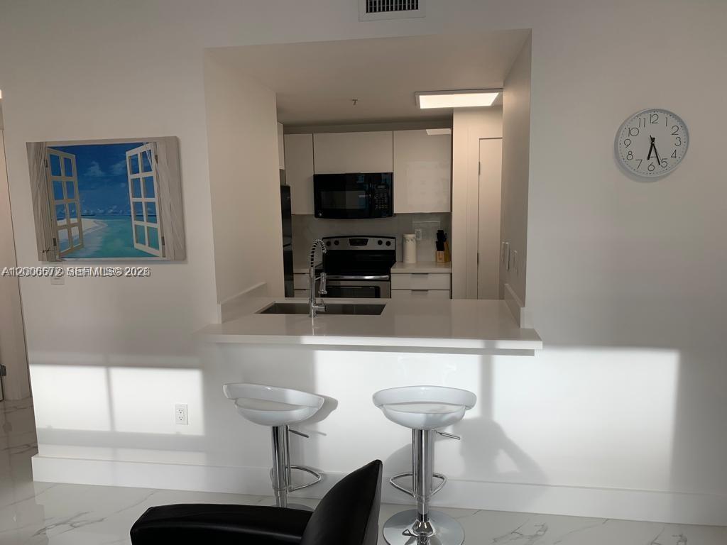 185 SE 14th Ter #1009, Miami FL 33131