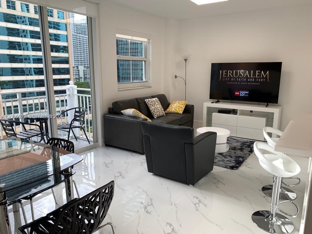 185 SE 14th Ter #1009, Miami FL 33131