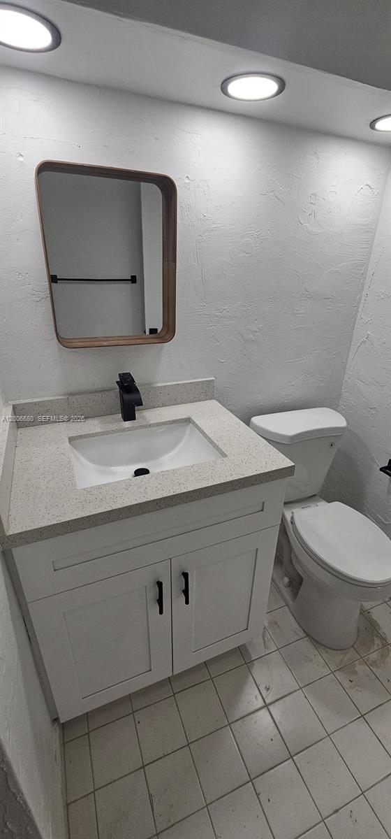 6884 N Kendall Dr #C404, Pinecrest FL 33156