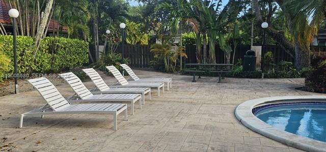 6884 N Kendall Dr #C404, Pinecrest FL 33156