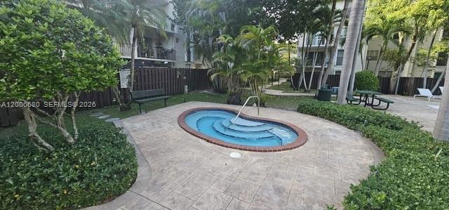 6884 N Kendall Dr #C404, Pinecrest FL 33156