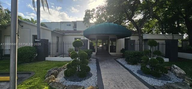 6884 N Kendall Dr #C404, Pinecrest FL 33156