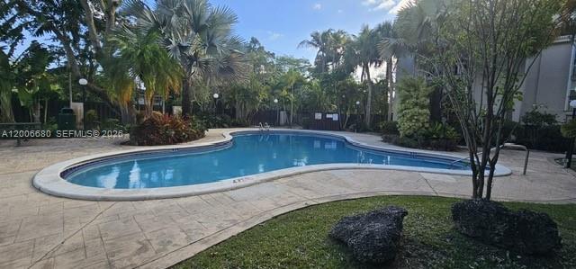 6884 N Kendall Dr #C404, Pinecrest FL 33156