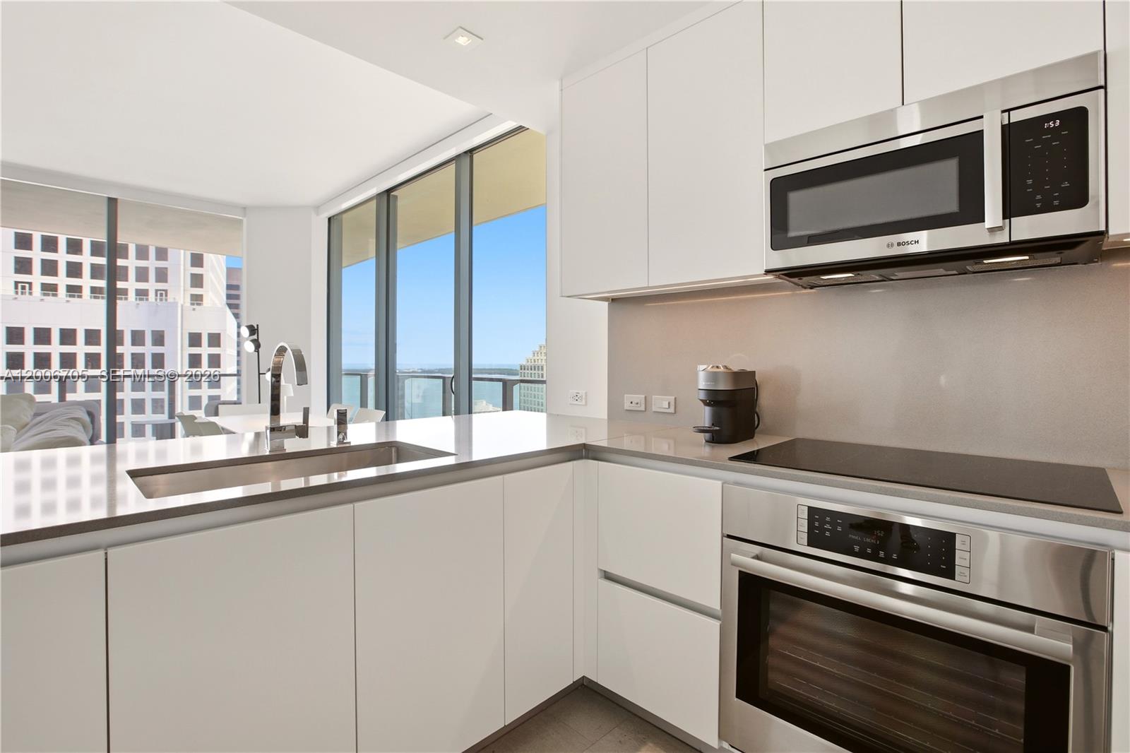 68 SE 6th St #2701, Miami FL 33131