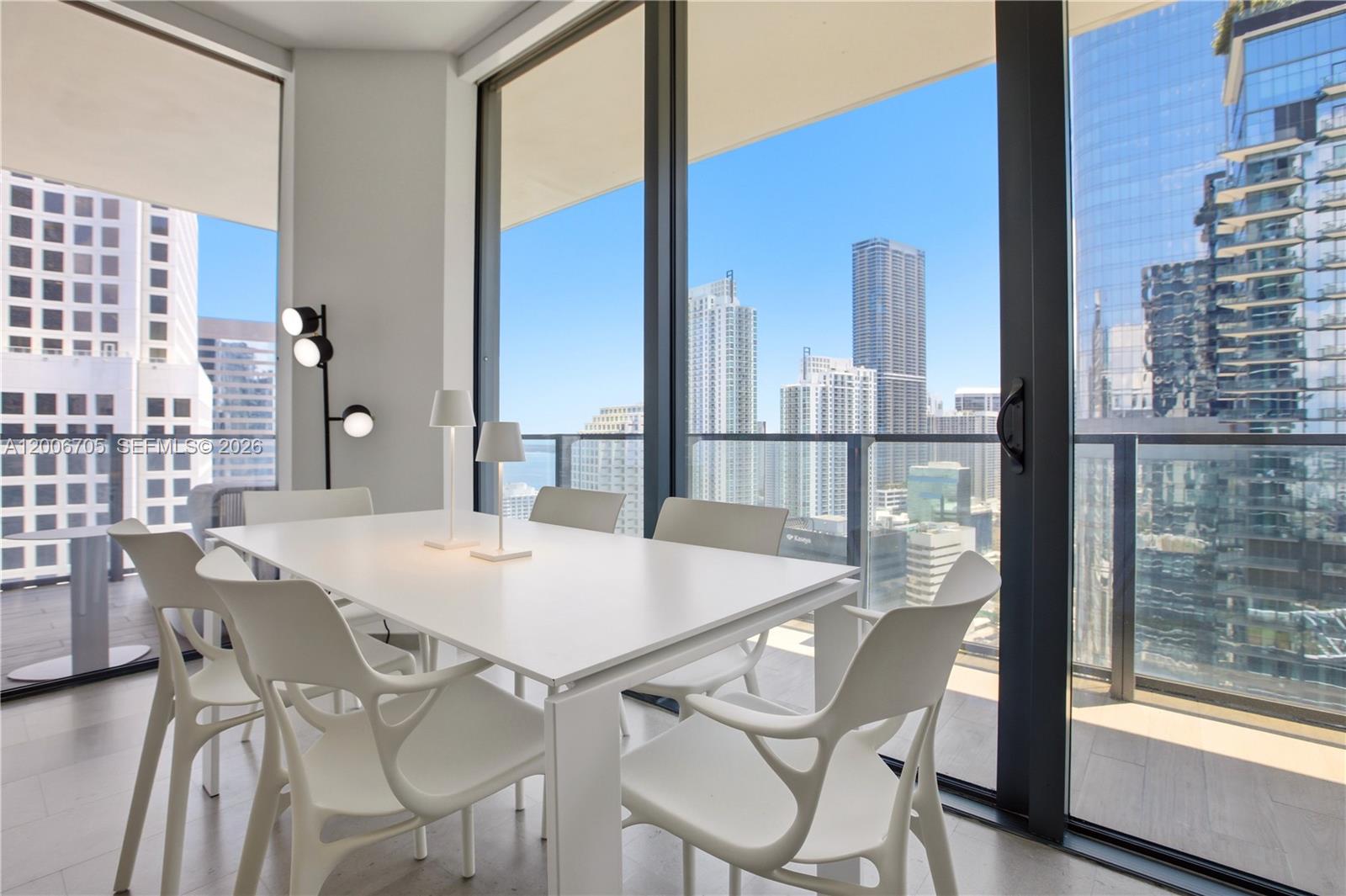 68 SE 6th St #2701, Miami FL 33131