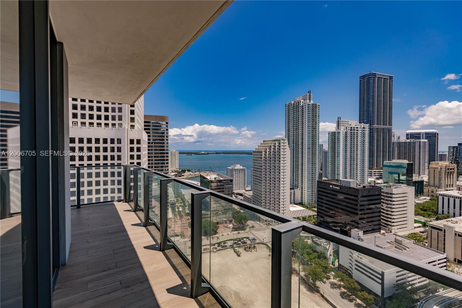 68 SE 6th St #2701, Miami FL 33131