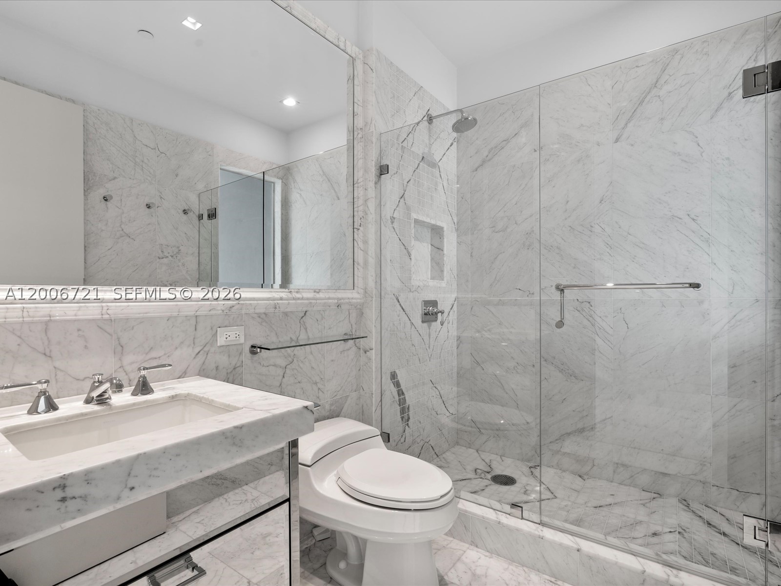 17475 Collins Ave #2302, Sunny Isles Beach FL 33160