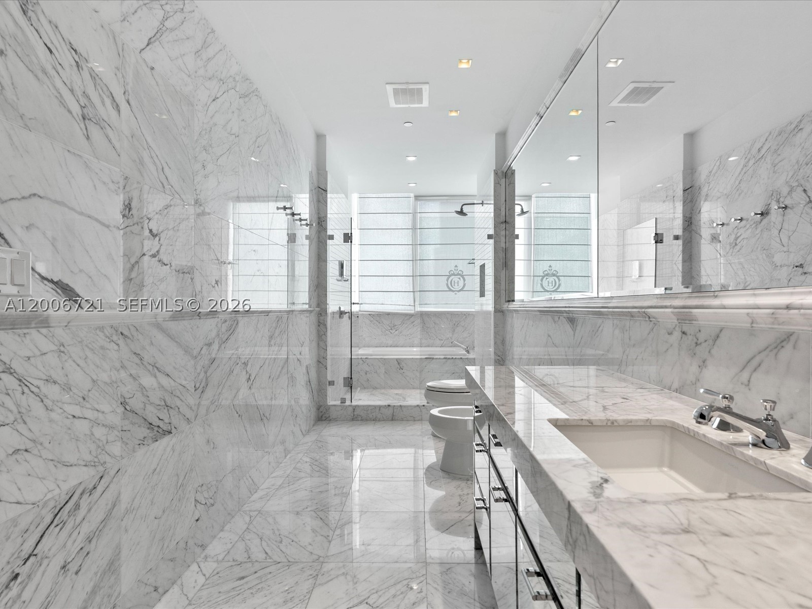 17475 Collins Ave #2302, Sunny Isles Beach FL 33160