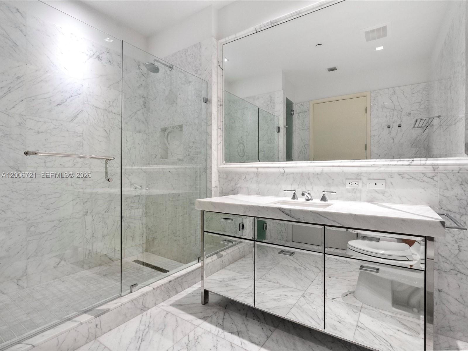 17475 Collins Ave #2302, Sunny Isles Beach FL 33160