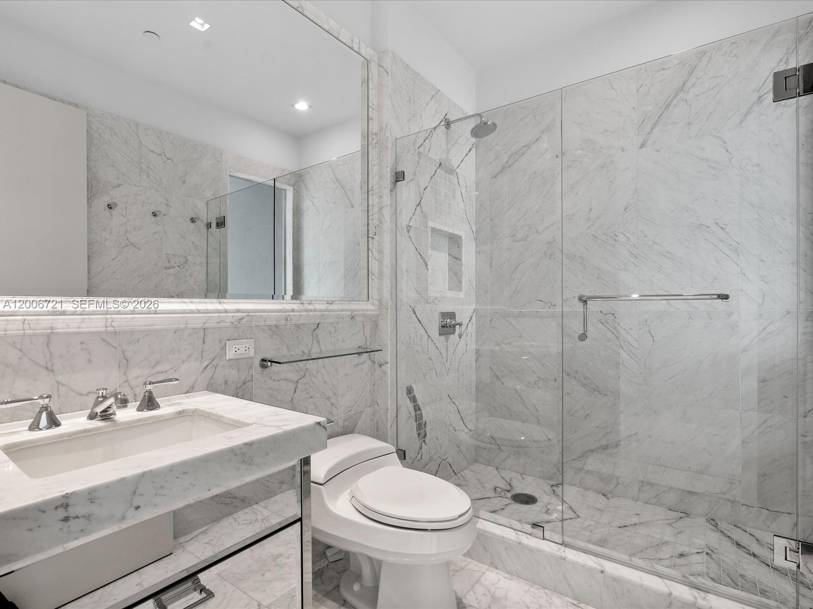 17475 Collins Ave #2302, Sunny Isles Beach FL 33160