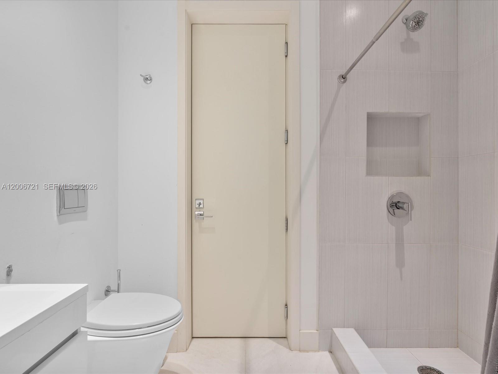 17475 Collins Ave #2302, Sunny Isles Beach FL 33160