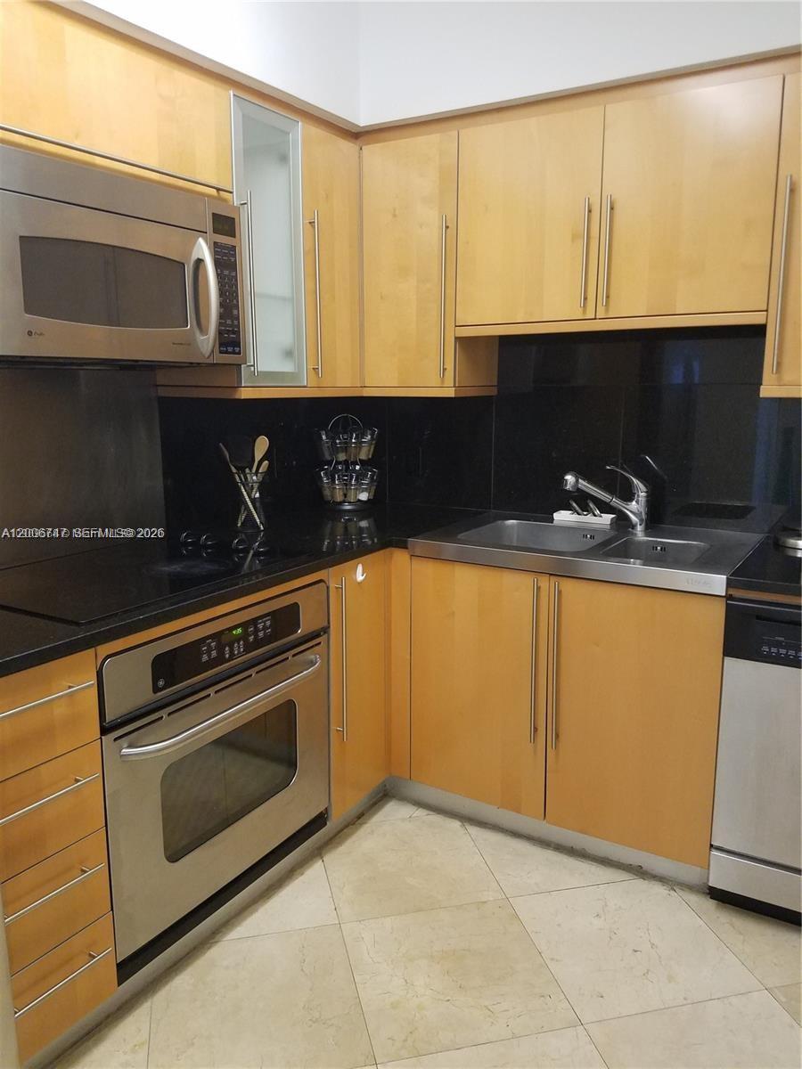 6365 Collins Ave #910, Miami Beach FL 33141