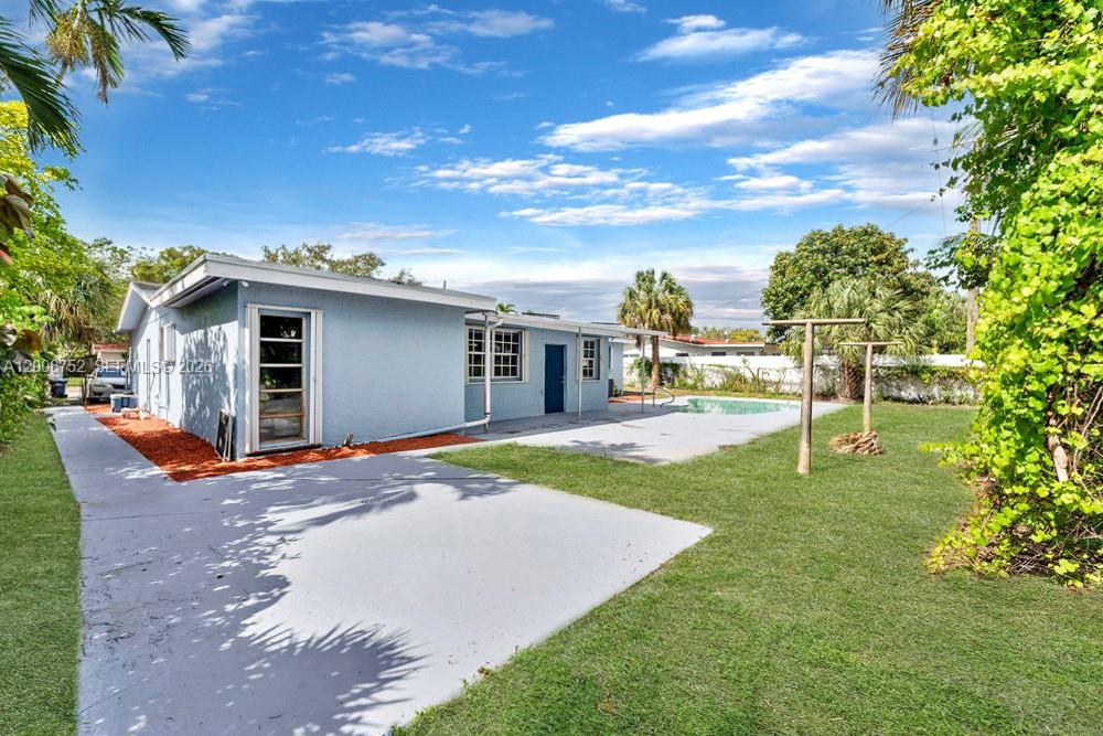 3841 NW 7th Pl, Lauderhill FL 33311