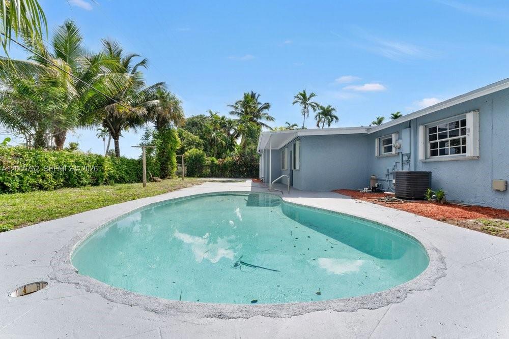 3841 NW 7th Pl, Lauderhill FL 33311
