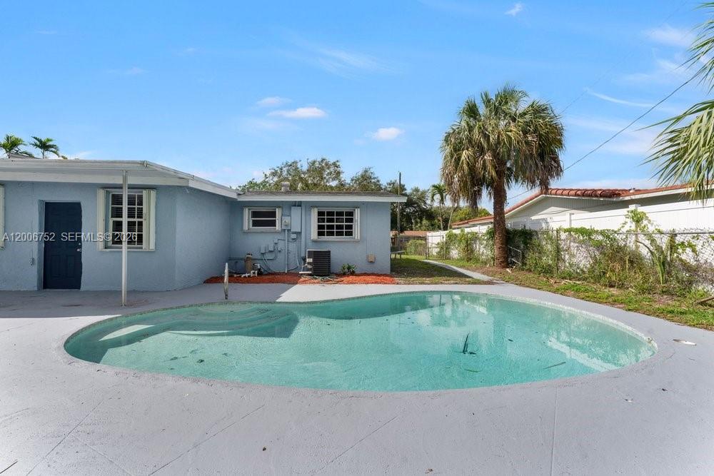 3841 NW 7th Pl, Lauderhill FL 33311