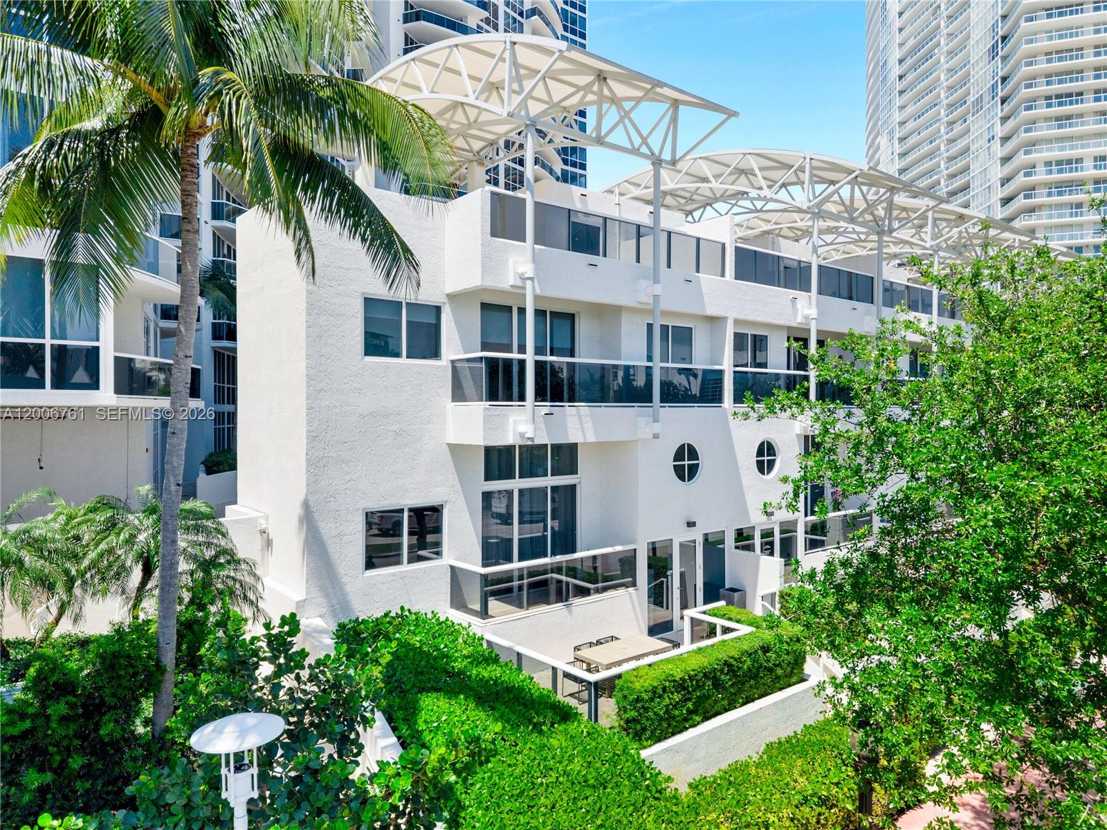 400 Alton Rd #TH-1A, Miami Beach FL 33139