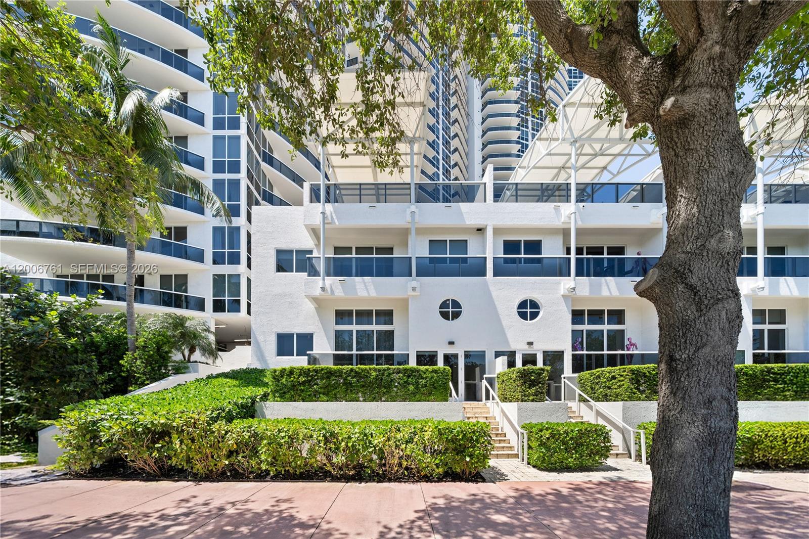 400 Alton Rd #TH-1A, Miami Beach FL 33139
