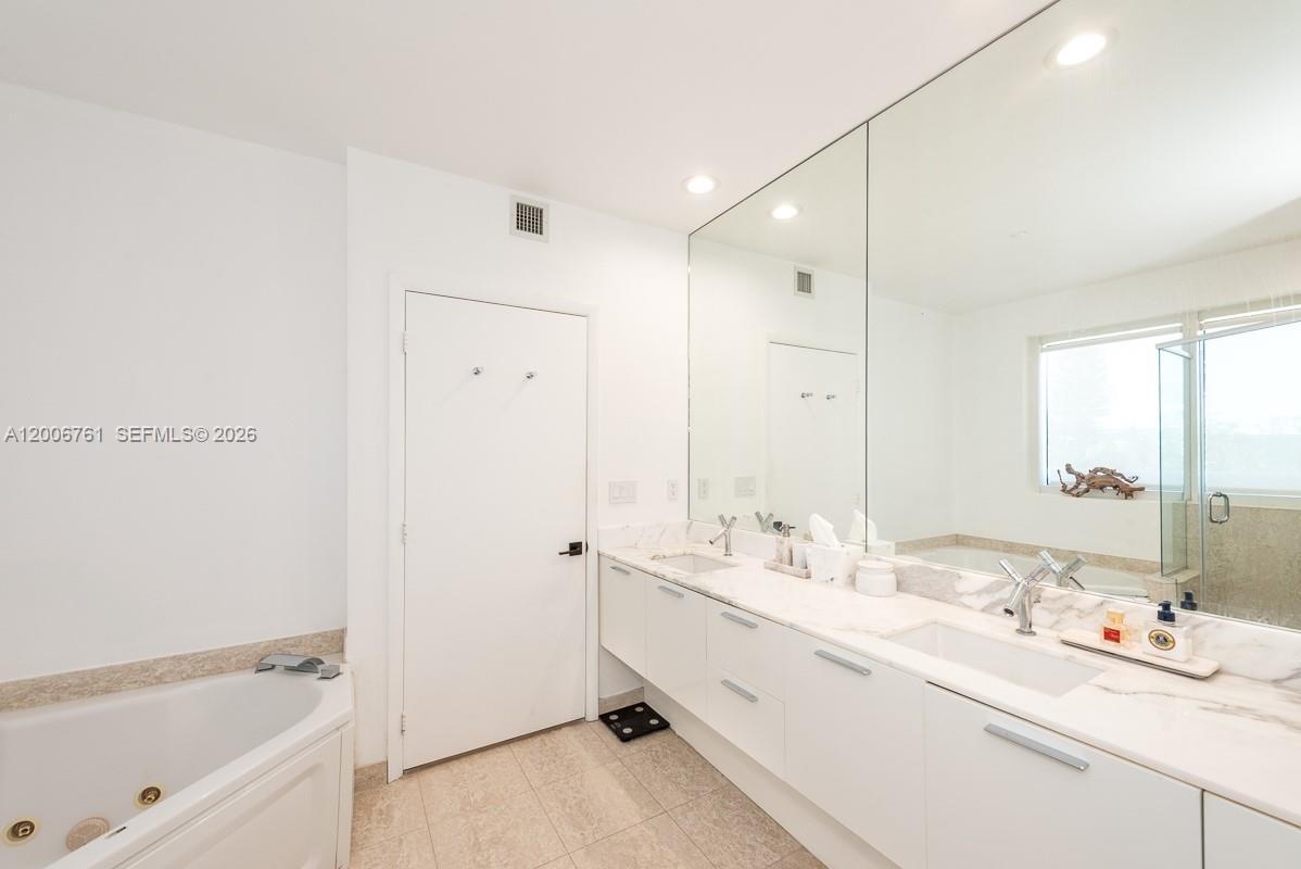 400 Alton Rd #TH-1A, Miami Beach FL 33139