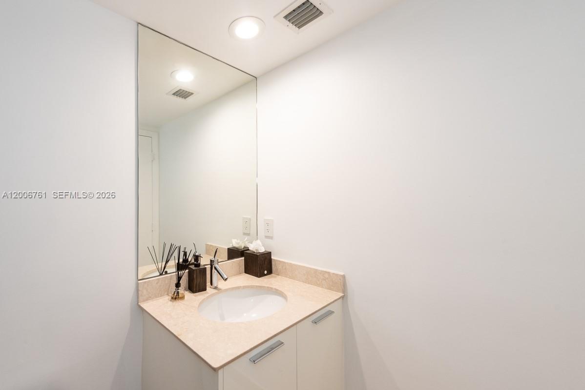 400 Alton Rd #TH-1A, Miami Beach FL 33139