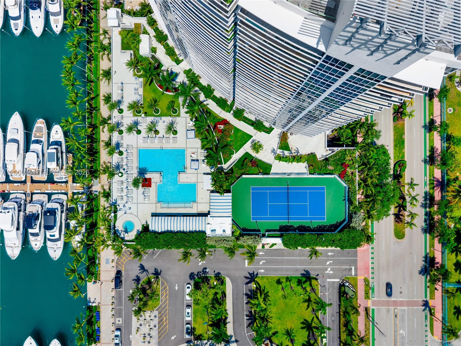 400 Alton Rd #TH-1A, Miami Beach FL 33139