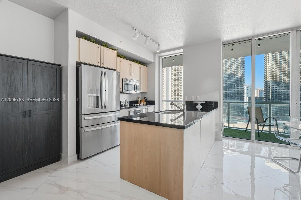 1111 SW 1st Ave #2420-N, Miami FL 33130