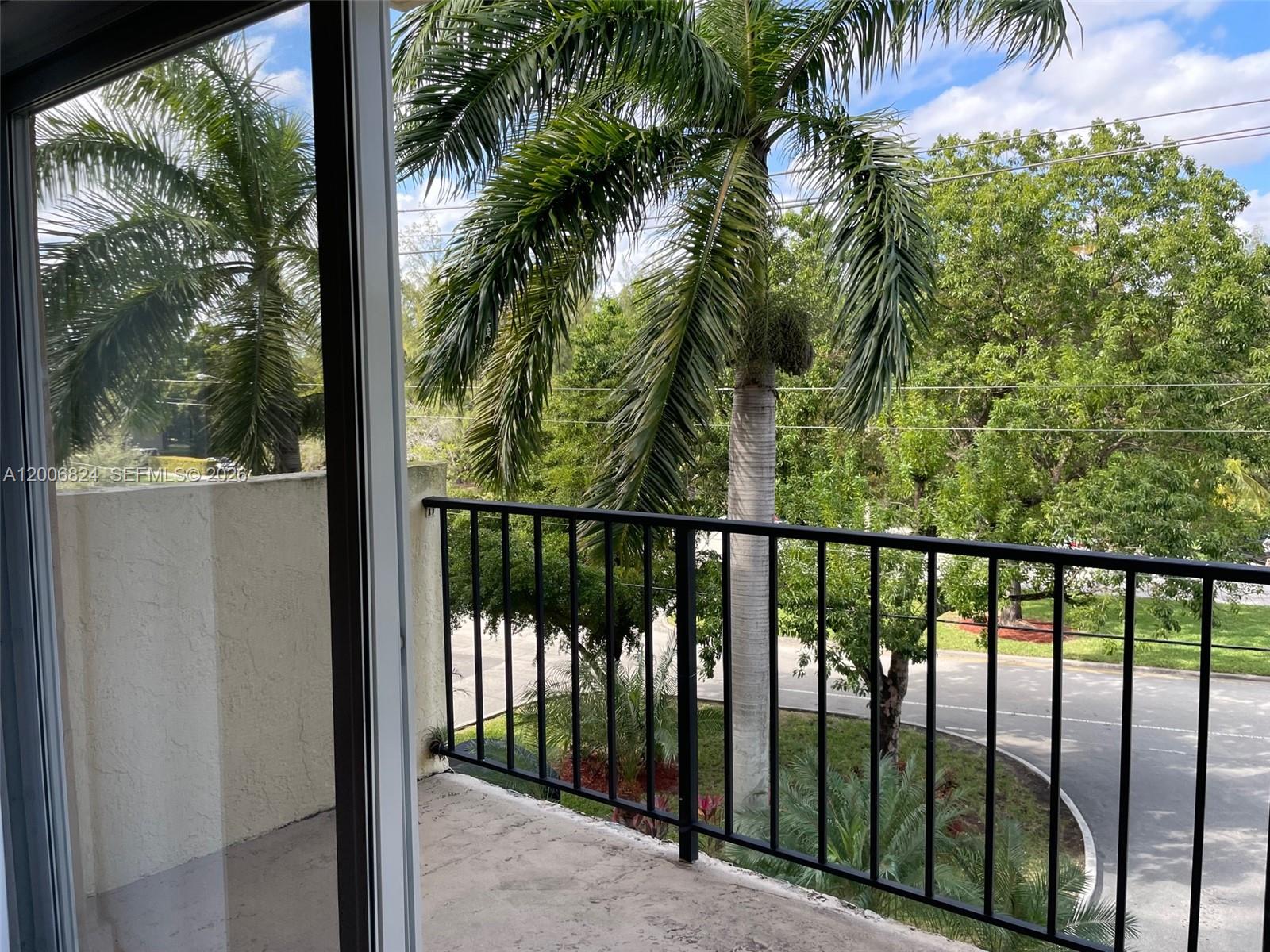 2600 NE 135th St #3F-A, North Miami FL 33181