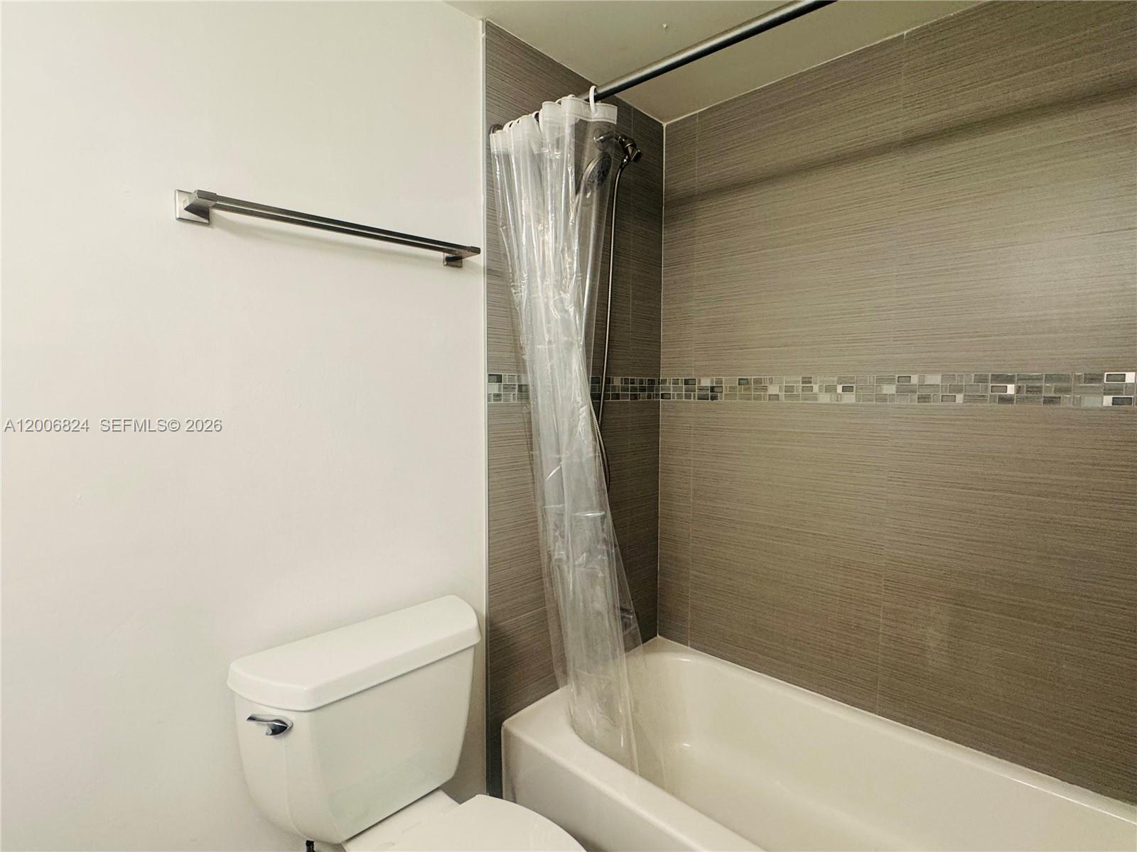 2600 NE 135th St #3F-A, North Miami FL 33181